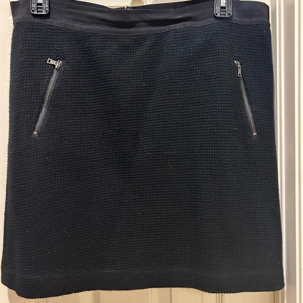 Ann Taylor black boucle mini skirt size 18